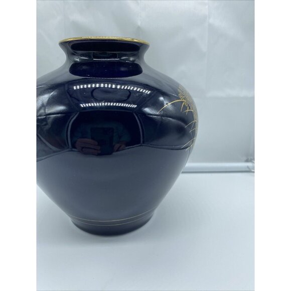 Japanese Cobalt Blue With Gold Floral Pattern Design Ceramic Vase 7" Tall - Picture 10 of 10